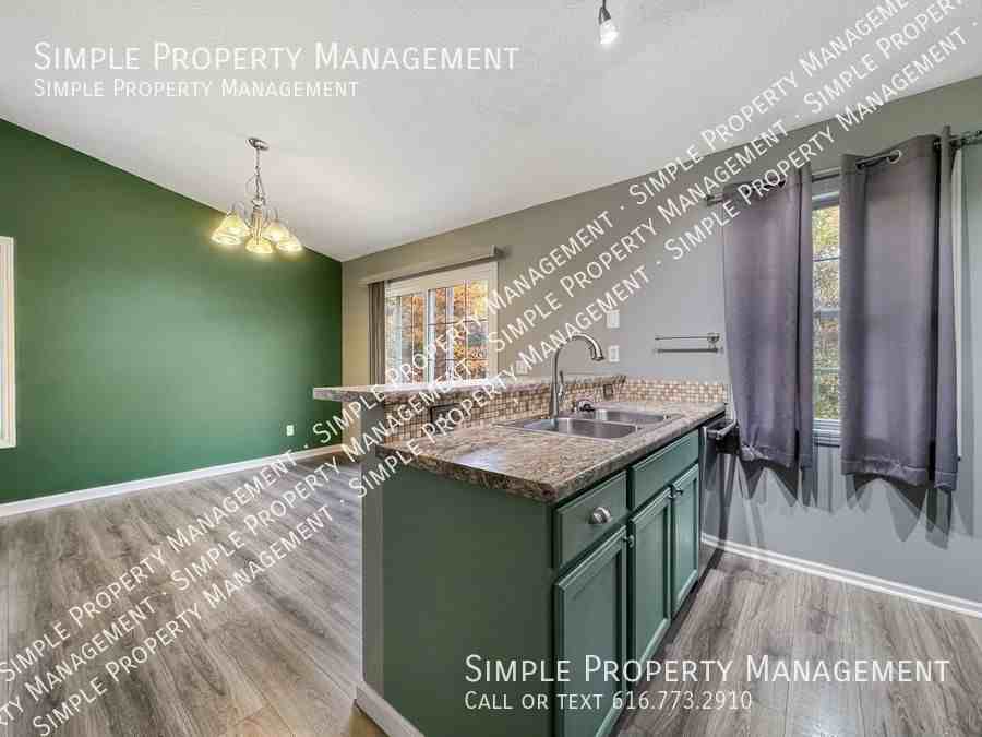 11870 Lindsey Dr - Photo 3 of 21