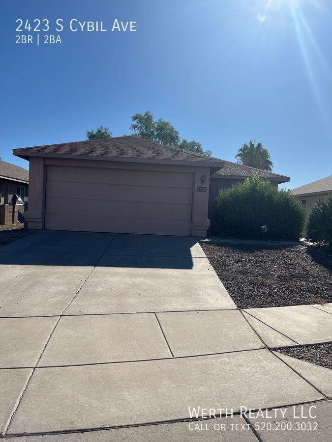 2423 S Cybil Ave - Photo 2 of 29