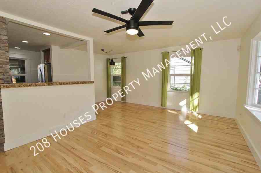 1421 S Ponderay Rd - Photo 2 of 26