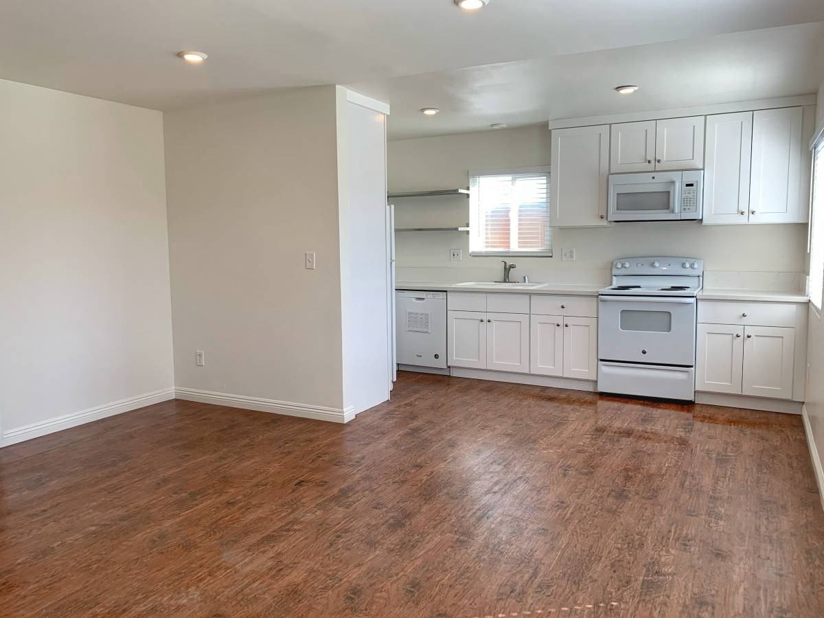 2300 Delaware St #4