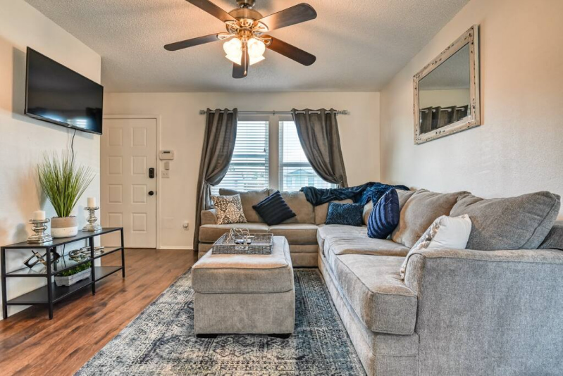 4890 Hunters Run - Photo 2 of 21
