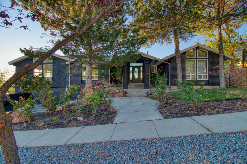 2220 S Lakeline Dr - Photo 3 of 9