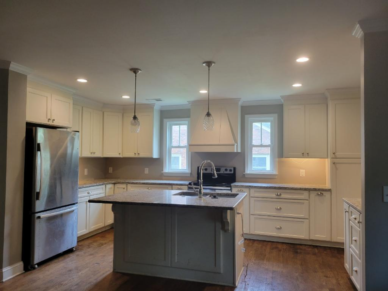 1531 E 53rd St - Photo 2 of 18