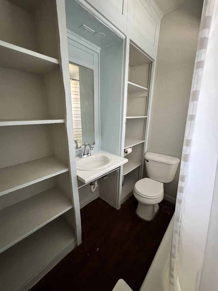 512 W Fillmore St #03 - Photo 5 of 36