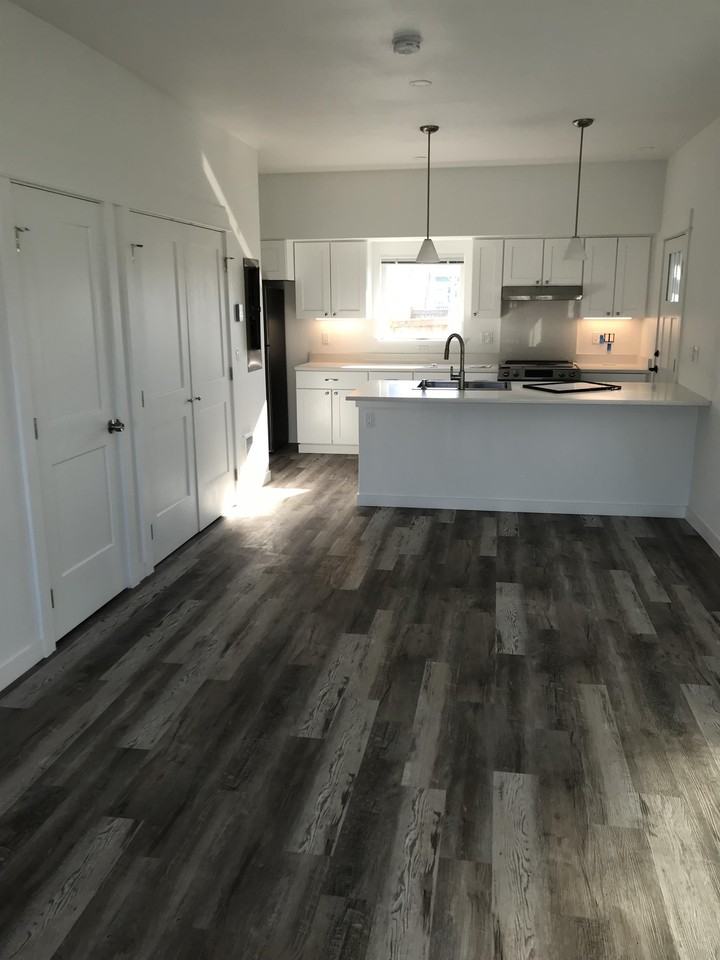 721 Nw 2nd St #1 - Photo 3 of 7