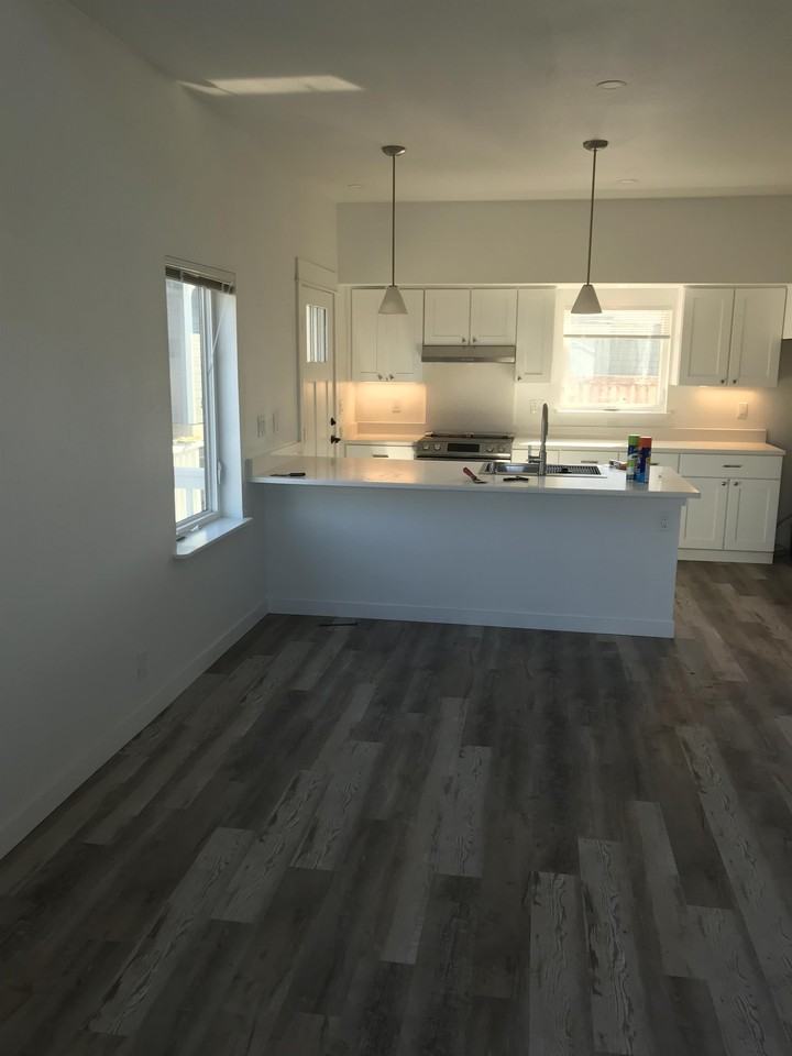 719 Nw 2nd St #1 - Photo 2 of 4