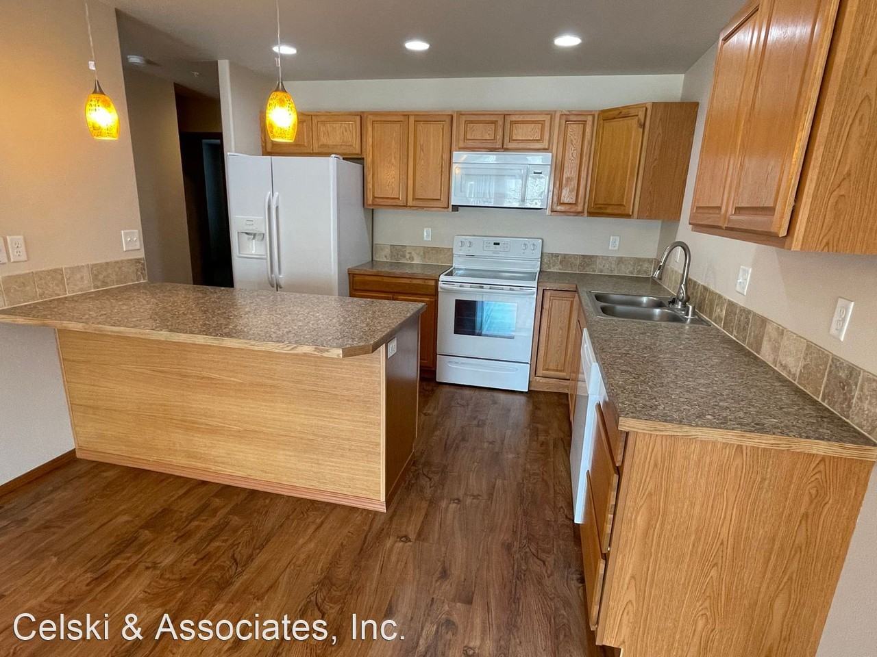 71 S 39th 101-114 - Photo 3 of 14