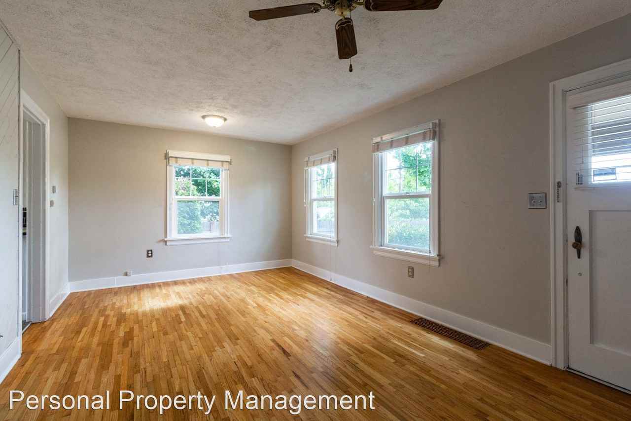 312 W 39th St - Photo 3 of 15