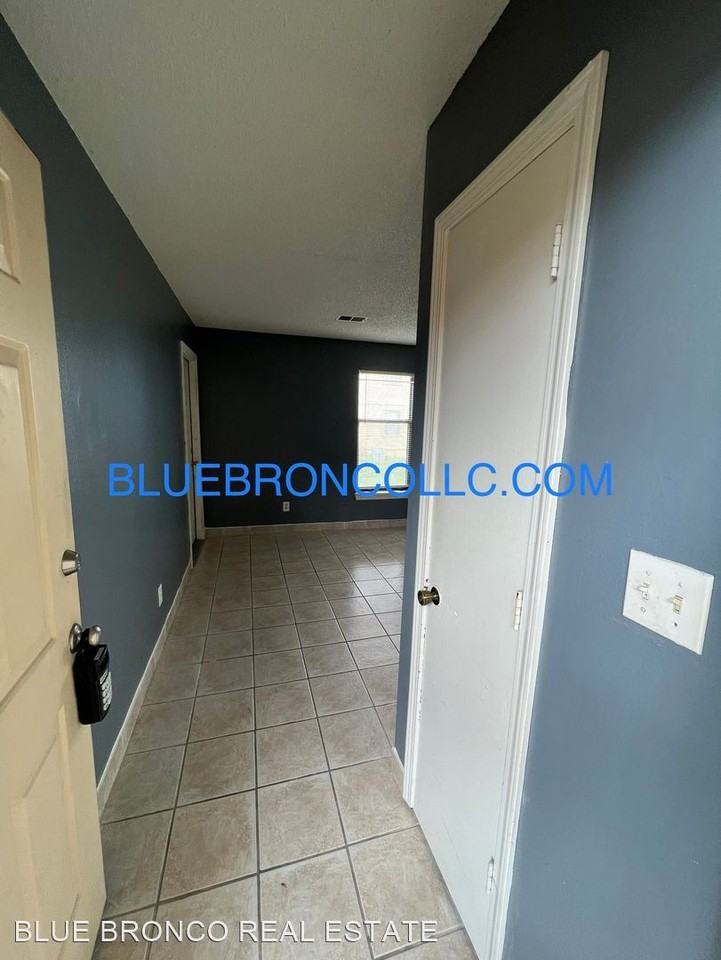 513 Sky Vue Dr - Photo 2 of 16