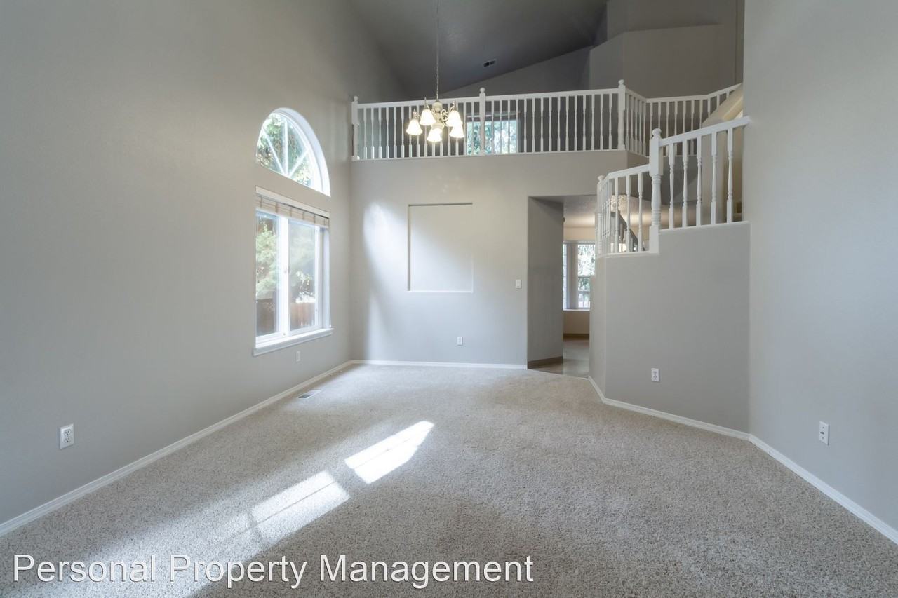 8416 Ne 15th St - Photo 2 of 23