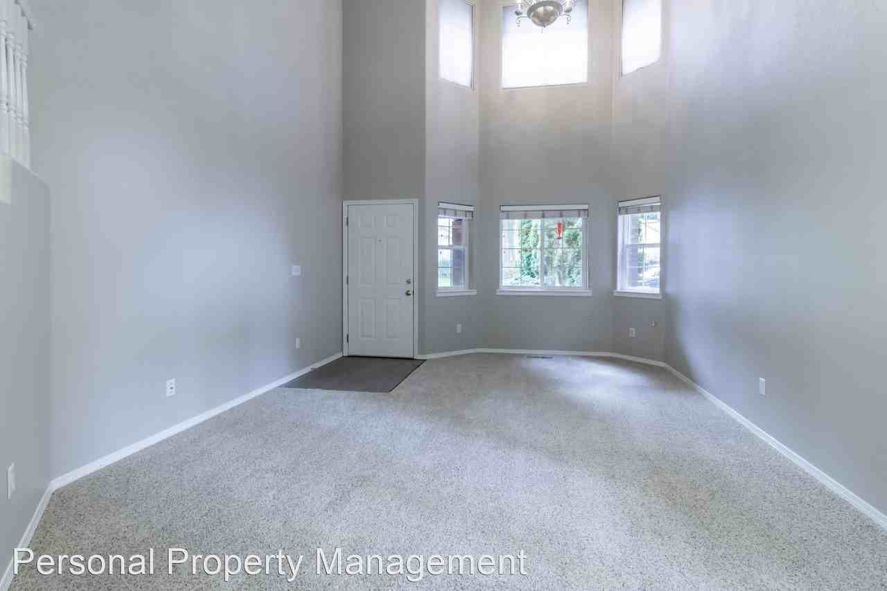 8416 Ne 15th St - Photo 3 of 23