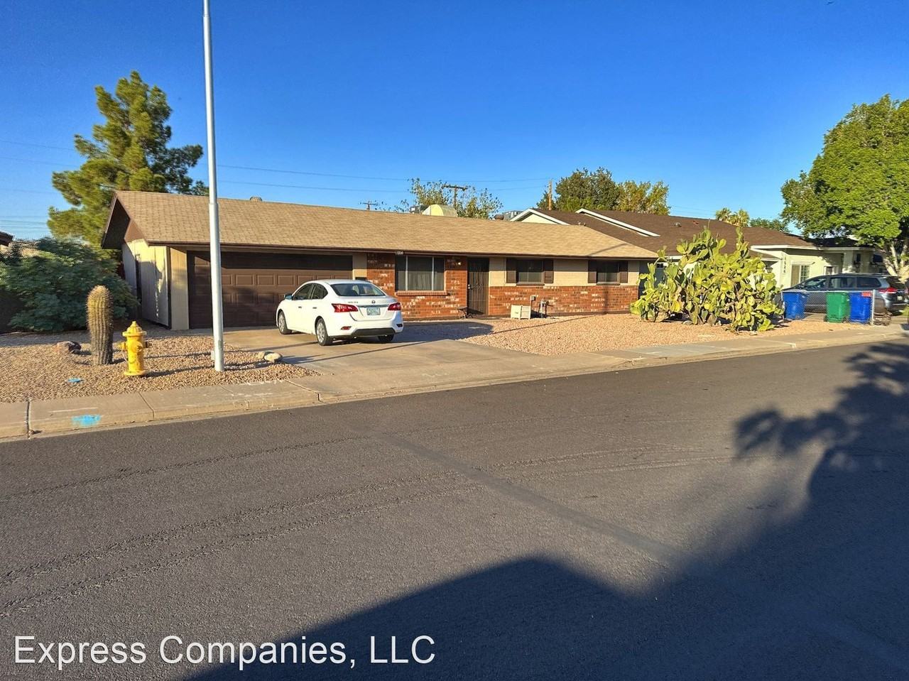 1534 W Bentley St - Photo 2 of 9