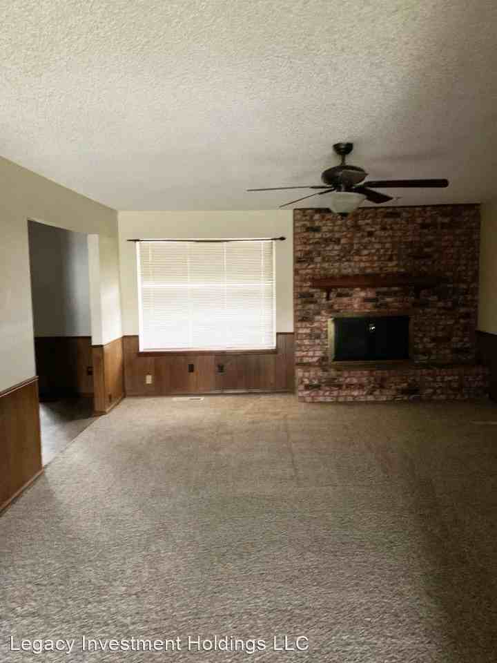 8316 Woodfield St - Photo 3 of 12