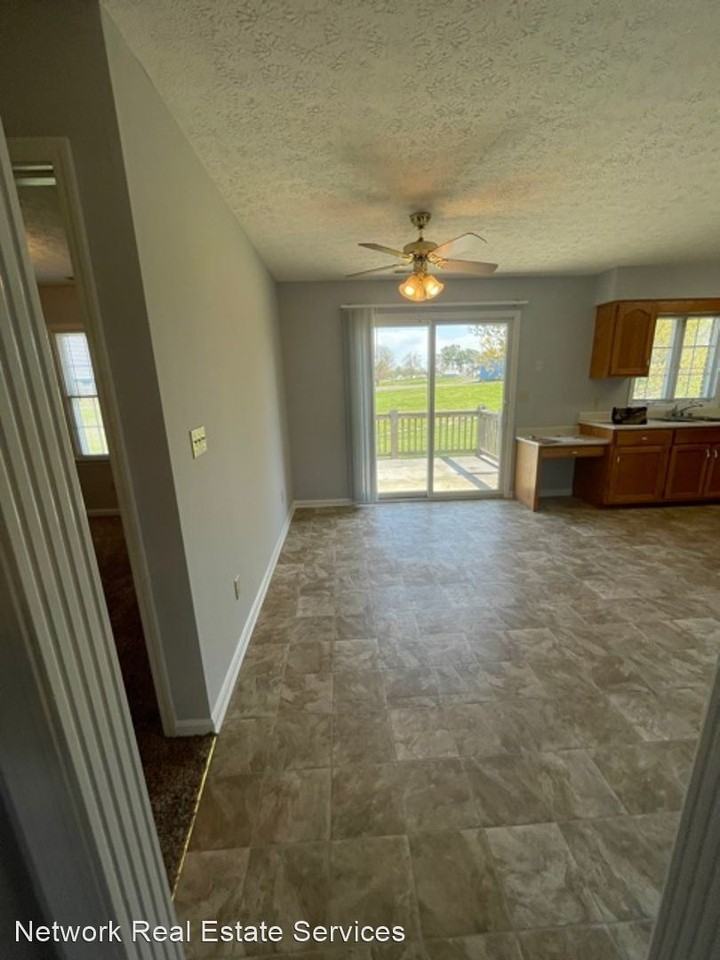 106 Croghan Way - Photo 3 of 12