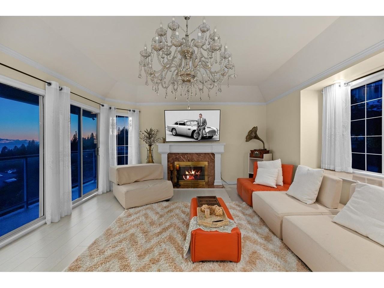 2550 Westhill Drive - Photo 3 of 24