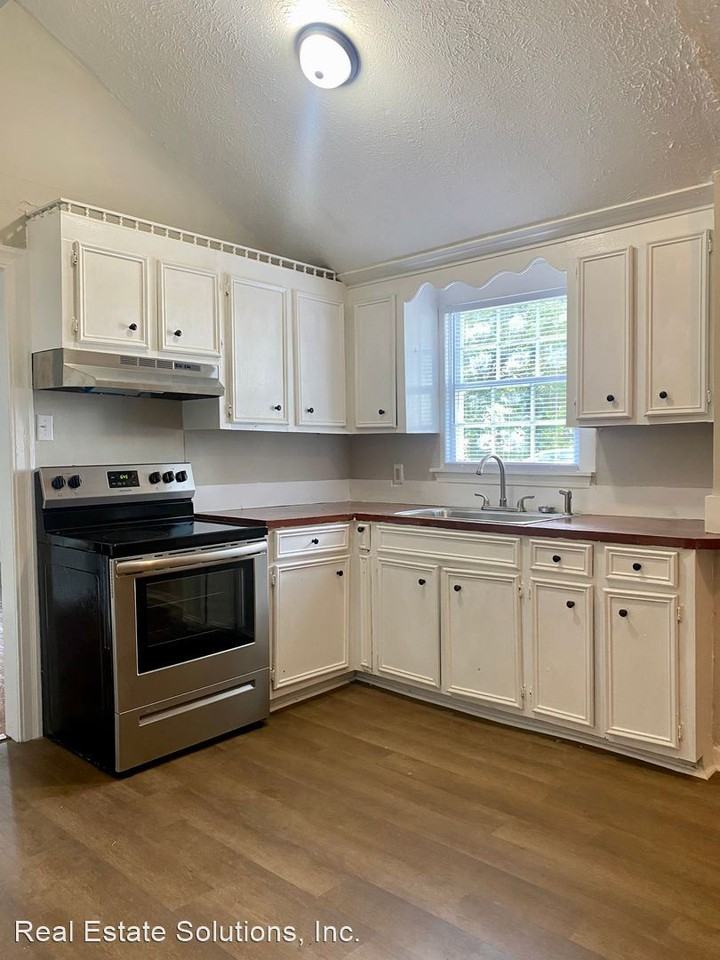 3804 Saint Francis St - Photo 2 of 13