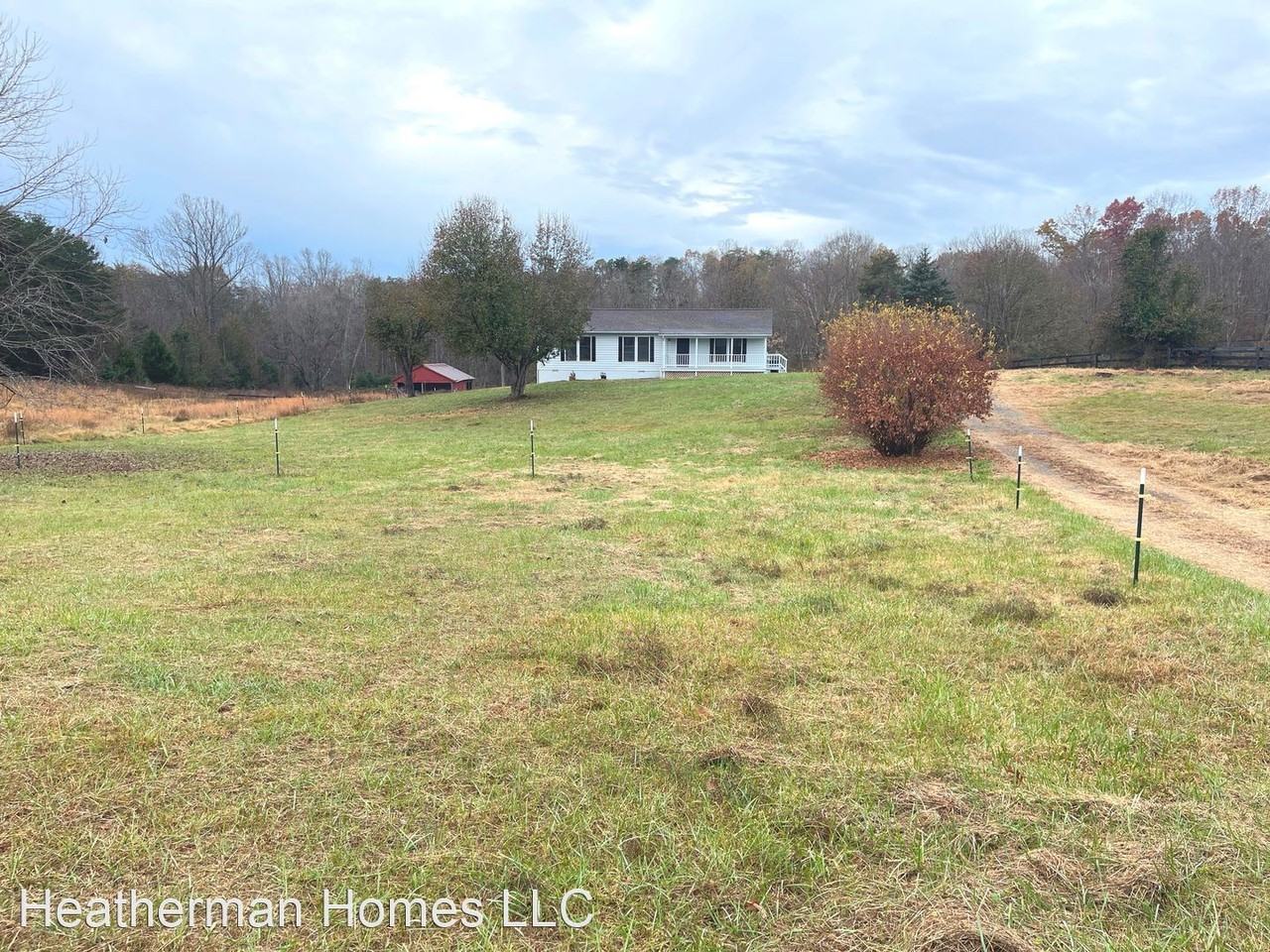 5127 Sumerduck Rd - Photo 2 of 50