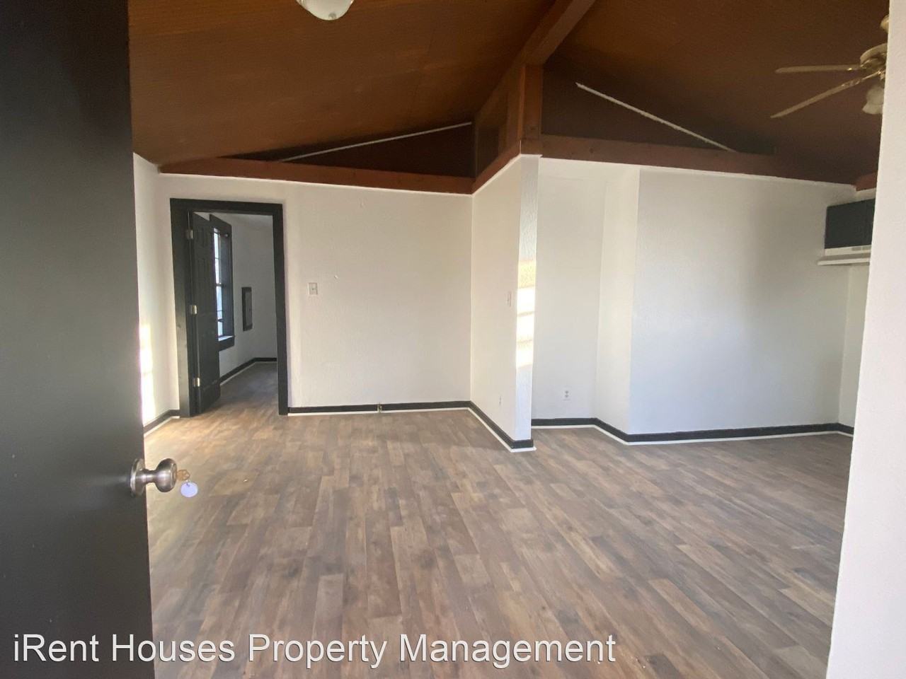 111 8th Ave Nw - Photo 2 of 8