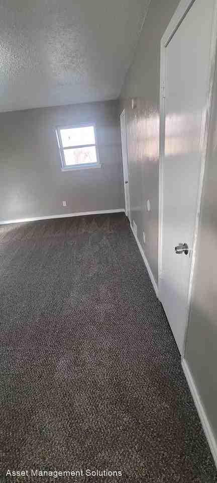 2517 Se 47th St - Photo 3 of 32