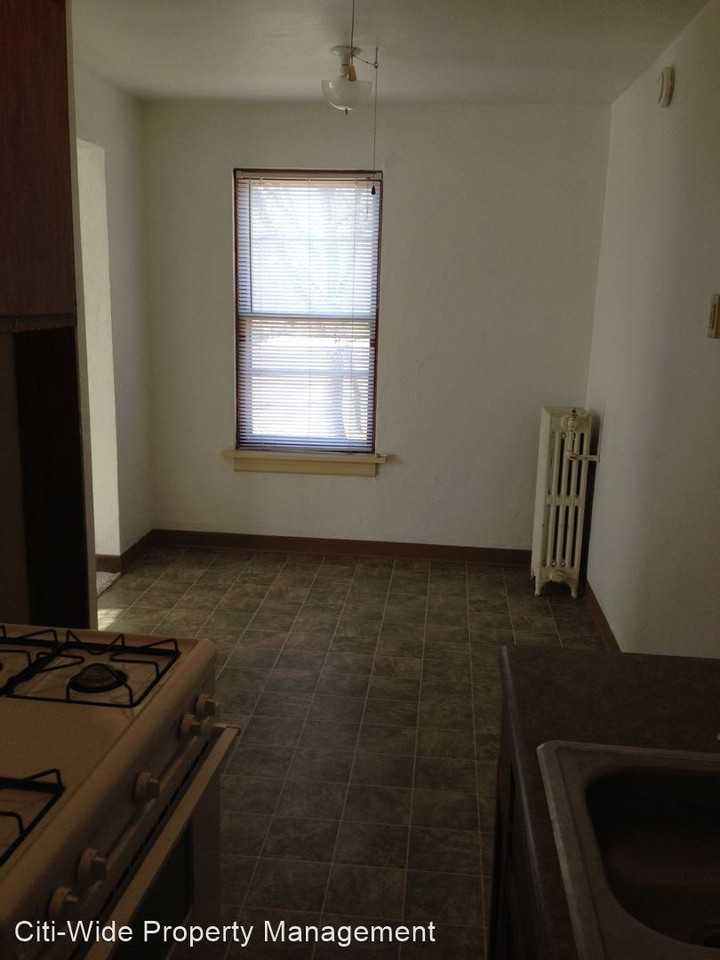 303 N Broadway - Photo 3 of 5