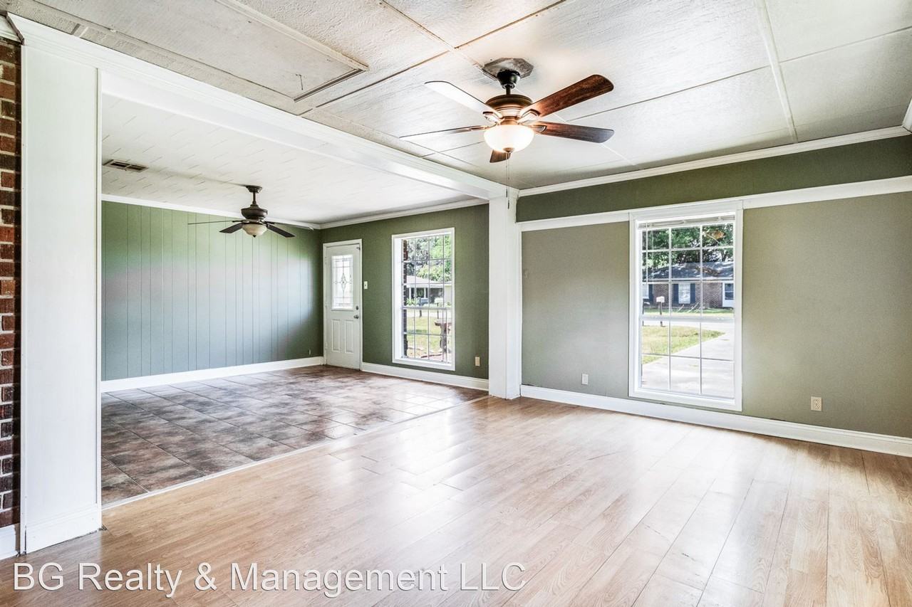 115 Lindsey Cir - Photo 3 of 15