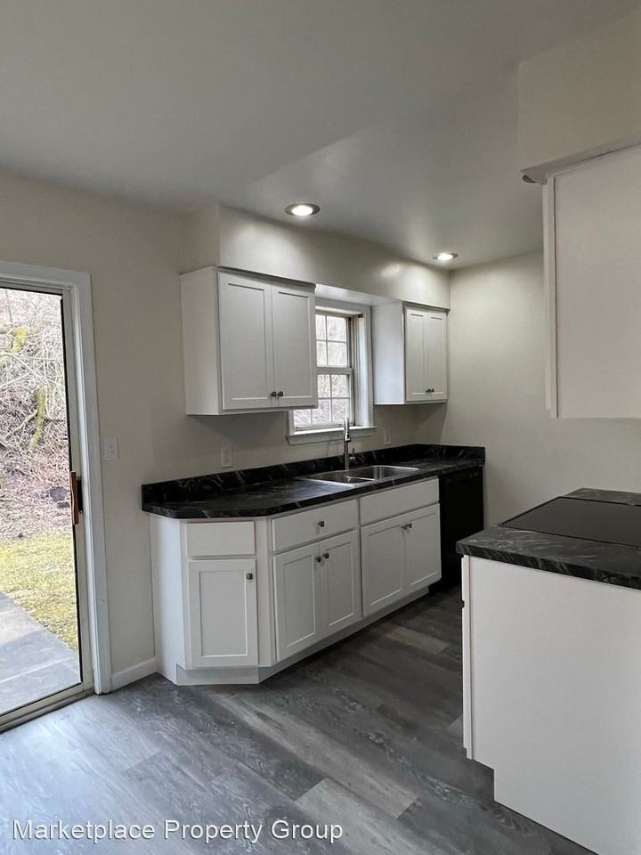 310 Old Forge Dr - Photo 2 of 14