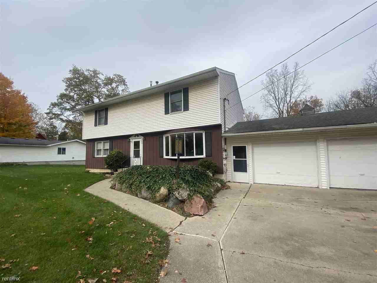 880 E Michigan Ave Apartments in Grass Lake, MI 49240 Zumper