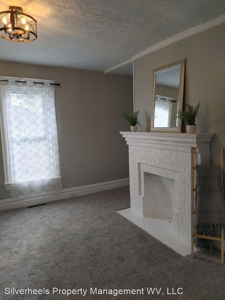 1021 12th Ave - Photo 3 of 17