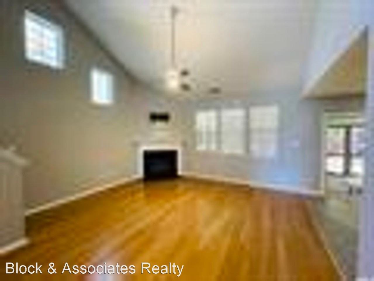 6225 Saybrooke Dr - Photo 3 of 31