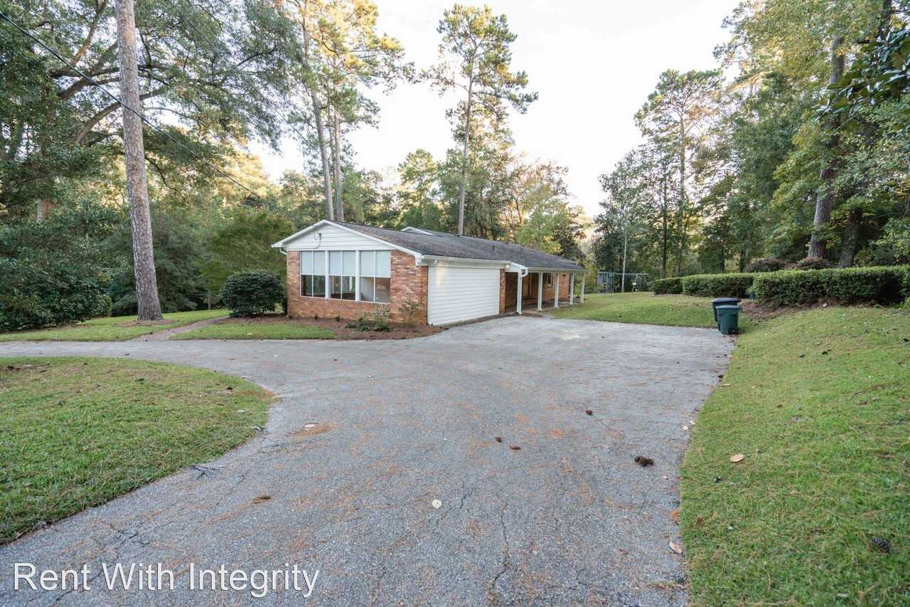 516 Middlebrooks Cir - Photo 3 of 43