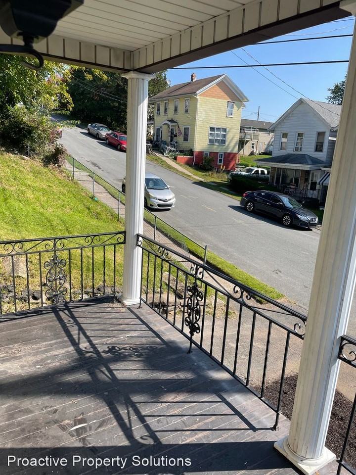 217 N Fillmore Ave - Photo 2 of 28