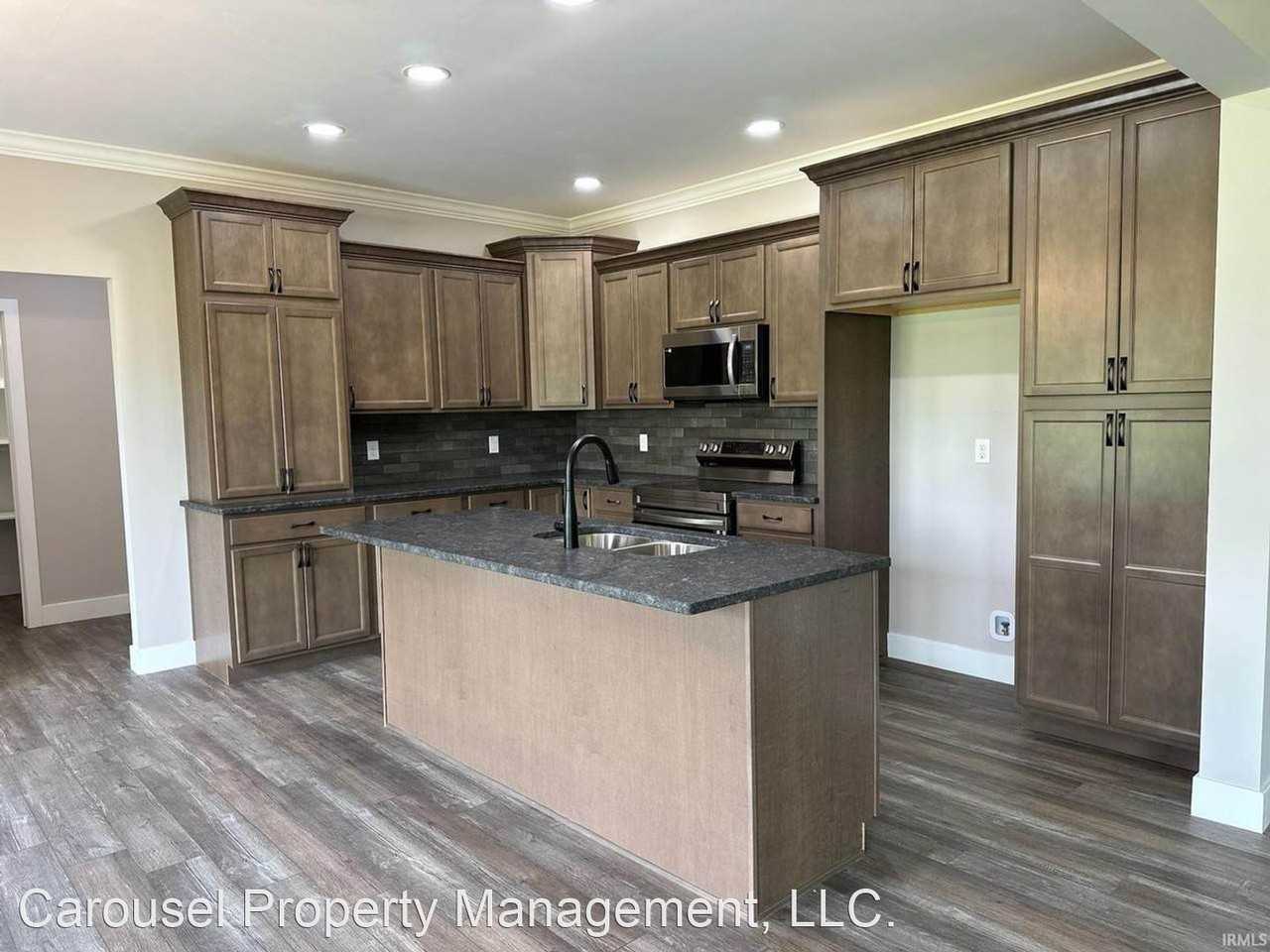 3122 Locker Ct - Photo 2 of 28