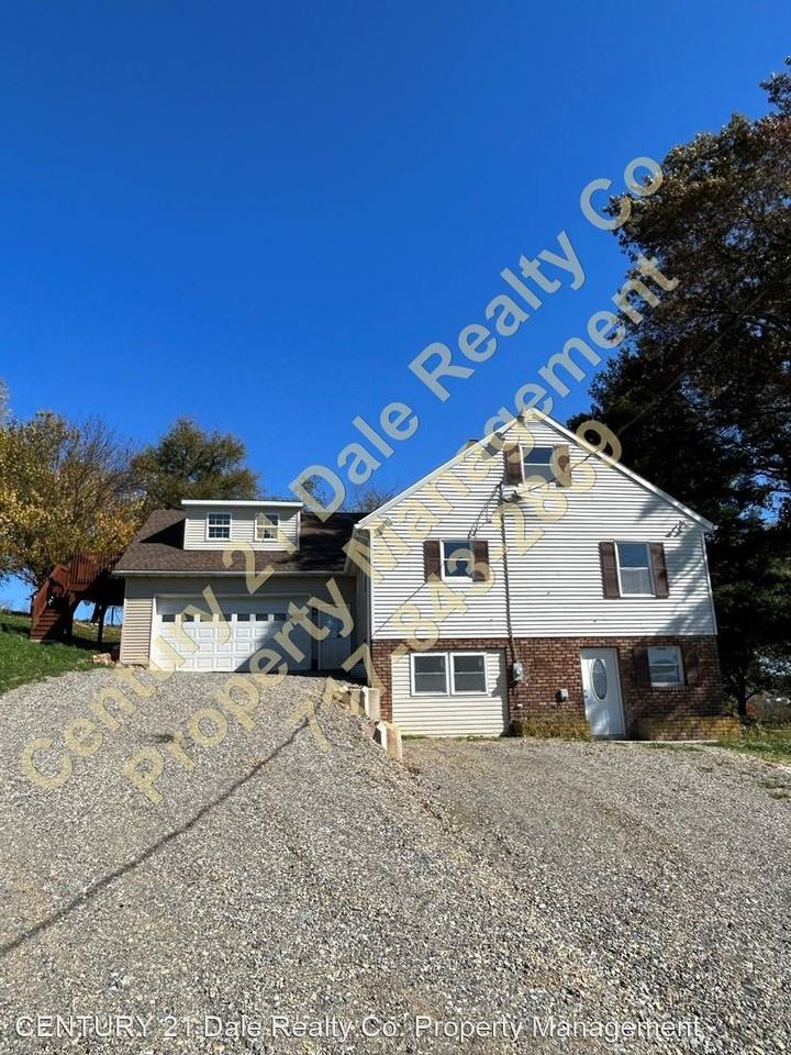 1381 Krafts Mill Rd - Photo 2 of 39