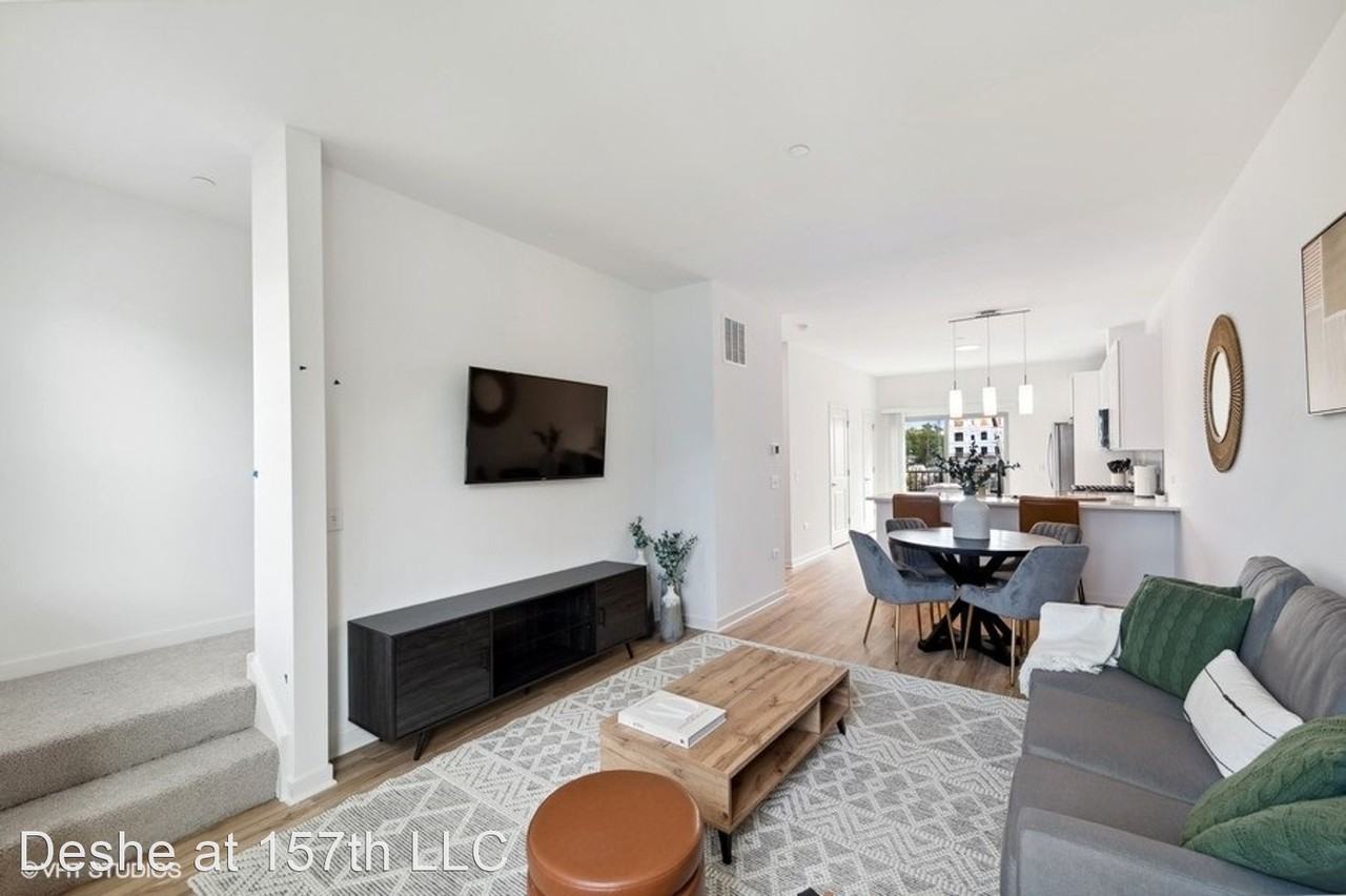 15647-15655 Lamon Ave / 4822-4840 157th Street - Photo 2 of 18