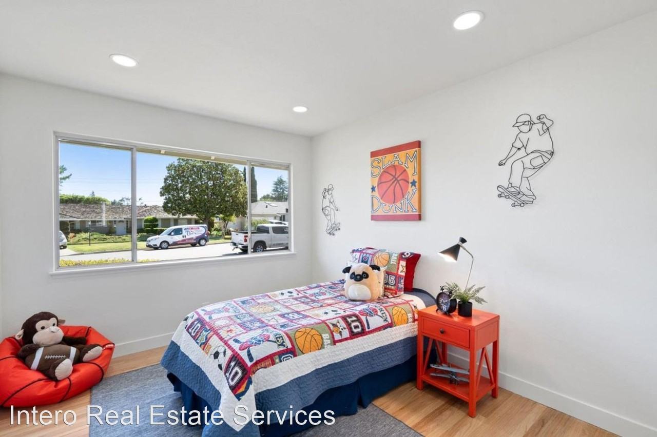 13745 Manteca Way - Photo 2 of 10