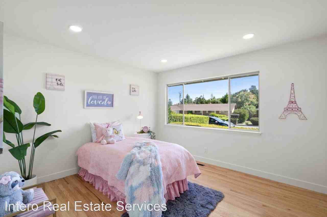 13745 Manteca Way - Photo 3 of 10