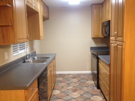 2740 Mulberry St - Photo 3 of 5