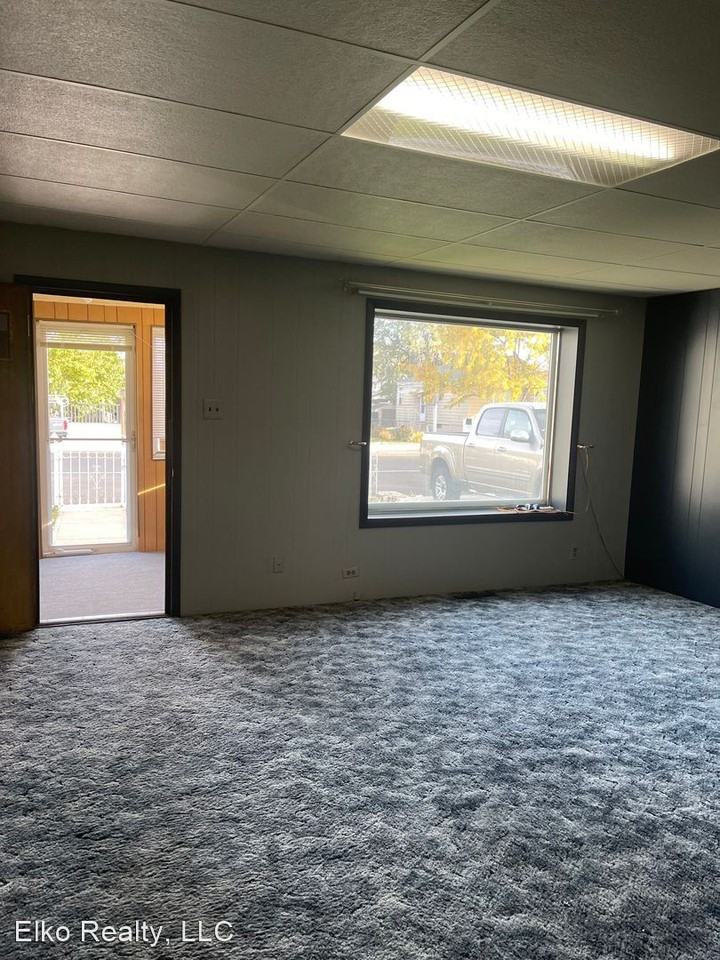 575 Cedar St - Photo 2 of 10