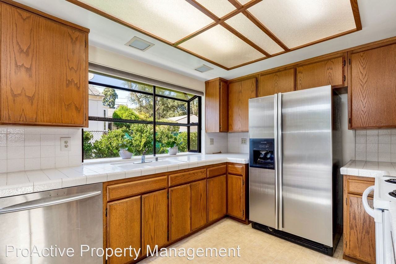 3031 Menlo Dr - Photo 3 of 12