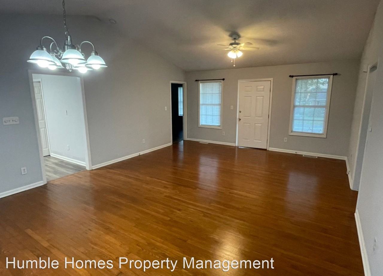 1405 Salem Cir - Photo 3 of 13
