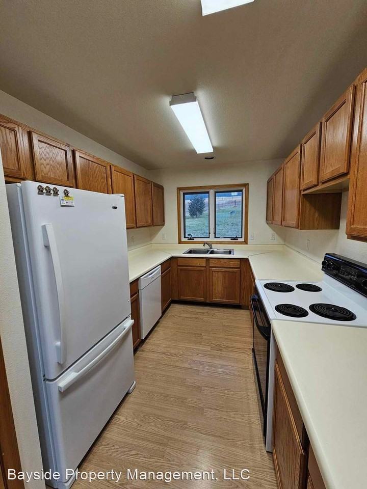 36533 Us Highway 93 - Photo 2 of 34