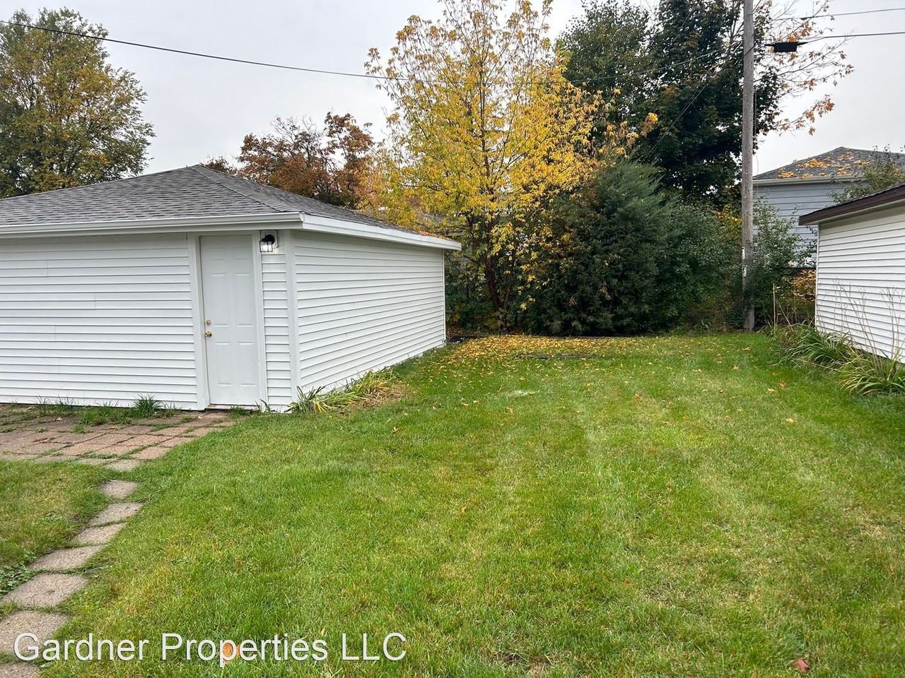 6851 N 40th St - Photo 2 of 10