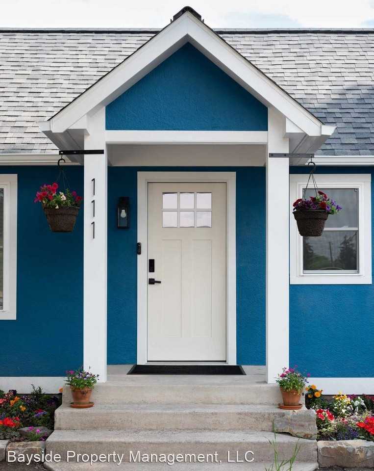 111 Cleveland St Se - Photo 3 of 12