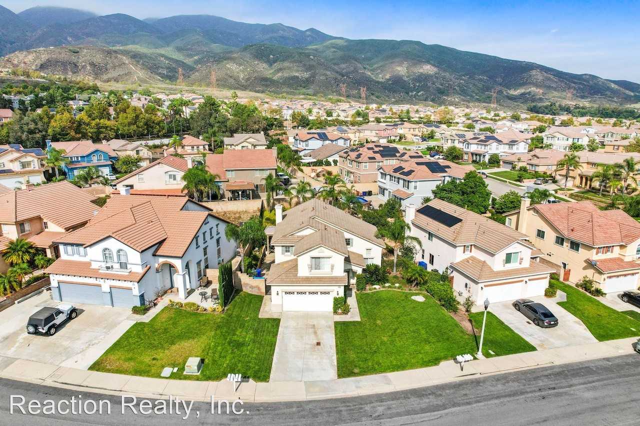 14896 Southend St - Photo 2 of 25