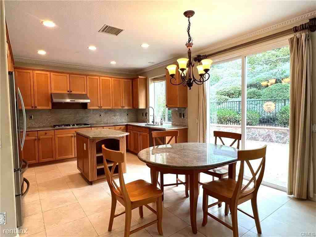 27782 Country Lane Rd - Photo 2 of 10