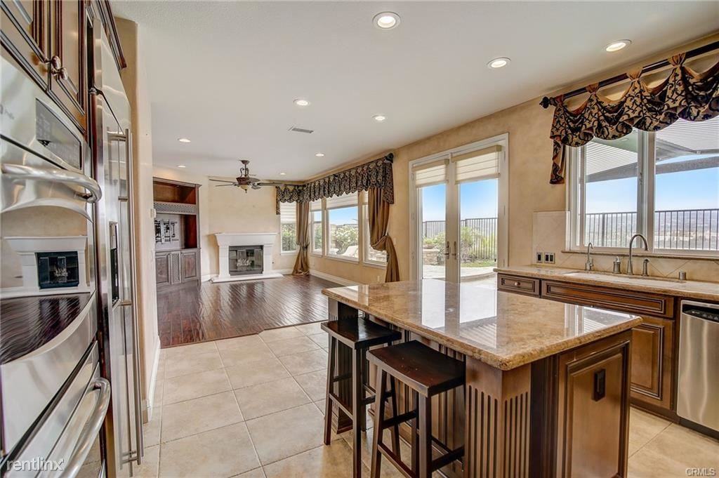 27565 Homestead Rd - Photo 3 of 10