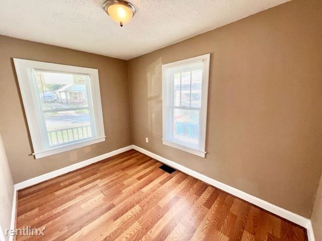 807 S Ash Ave - Photo 2 of 10