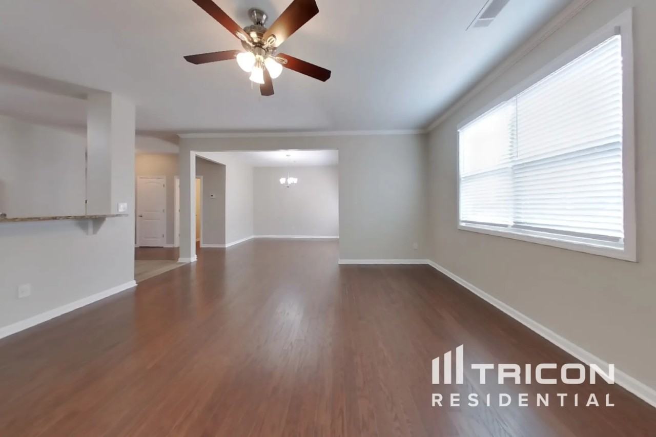 223 Madison Ave - Photo 2 of 47