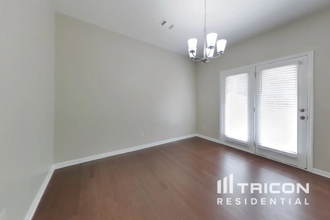 223 Madison Ave - Photo 3 of 47