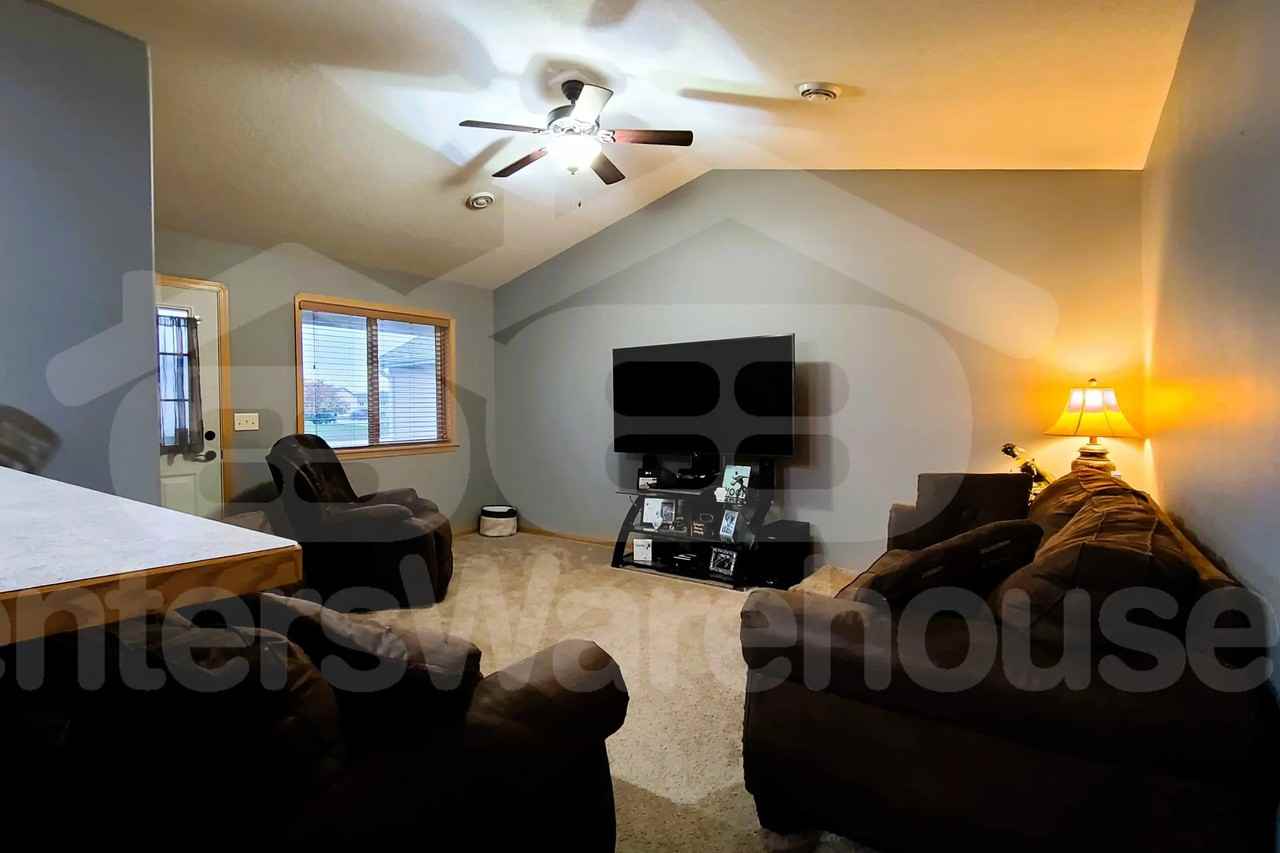 1175 Sugar Pine Ln - Photo 2 of 13